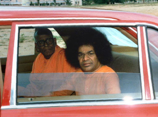 Swami Karunyananda with Sri Sathya Sai Baba