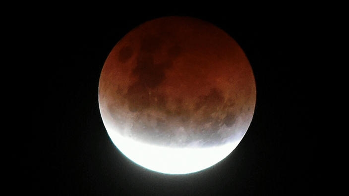 red moon 